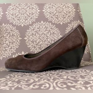 Naturalizer Chocolate Brown Wedge